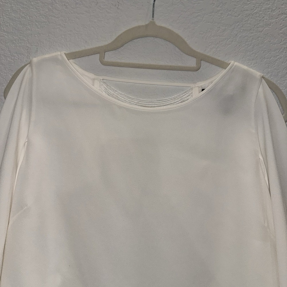 BCBG Maxazria Women's Sz M Sexy‎ Blouse White Kyleigh Fringeback Slitsleeve Top - Picture 10 of 16